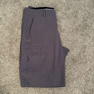 Men’s Under Armour grey cargo shorts. 32. Stretchy ripstop fabric. Like new